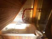 Unsaniertes Bad - Badewanne - 
