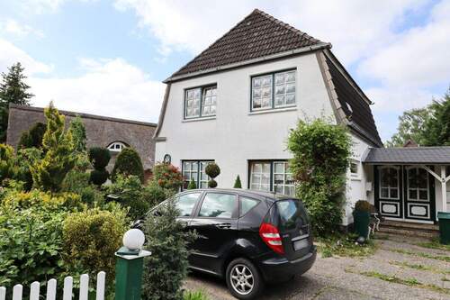 Front - 6 Zimmer Mehrfamilienhaus, Wohnhaus zum Kaufen in Quickborn