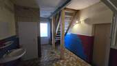Eingang und Treppe zur Einliegerwohnung - 