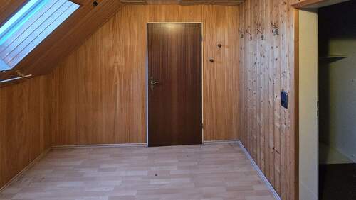 Flur DG Hauptwohnung - 