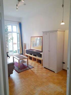 Wohnzimmer II - 2 Zimmer Etagenwohnung zum Kaufen in Berlin