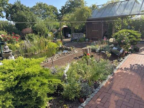 Garten Westseite - 