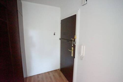 Flur mit Einbauschrank - 