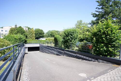 Tiefgaragenzufahrt - 