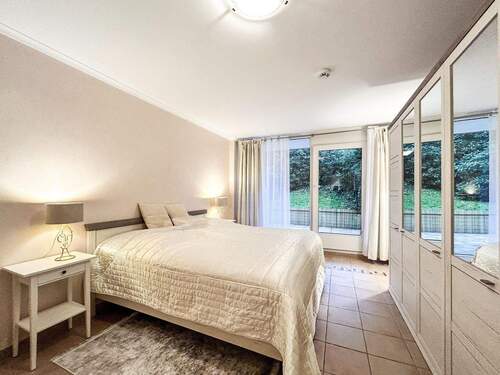 Schlafzimmer 1 im Erdgeschoss - 