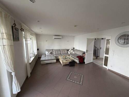 3. Wohnzimmer - Einfamilienhaus mit 136,00 m&sup2; in Seligenstadt zum Kaufen