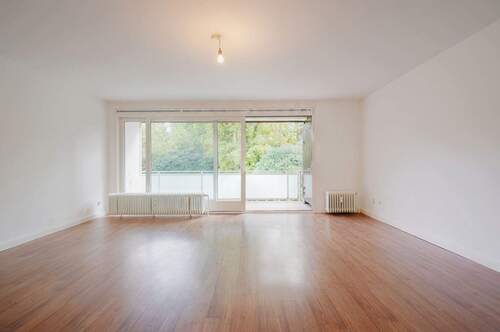 Wohnzimmer - 3 Zimmer Etagenwohnung zum Kaufen in Hamburg