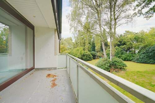 Balkon mit Blick in den Garten - Etagenwohnung mit 88,00 m² in Hamburg zum Kaufen
