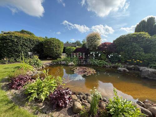 Traumhaft angelegter Gartenteich - 