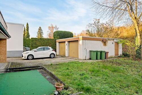 Garagenansicht - Mehrfamilienhaus, Wohnhaus mit 393,00 m&sup2; in Schwetzingen zum Kaufen