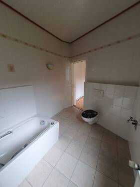 Wohnung EG -- Badezimmer - 