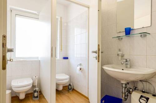 WC - 