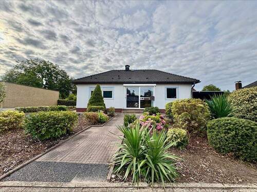 Bild 1 - Bungalow im Norden von Nordenham - Komfortables Wohnen auf einer Ebene