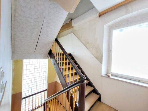 Stiegenhaus - 1 Zimmer Mehrfamilienhaus, Wohnhaus zum Kaufen in Nabburg