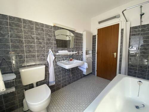 Vollbad mit Dusche... - 