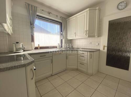 Helle Einbauküche - 