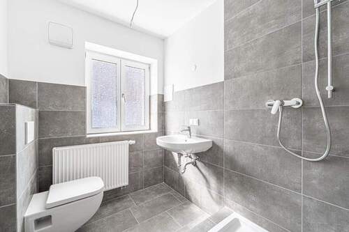 Bad - 2 Zimmer Etagenwohnung in Peißenberg