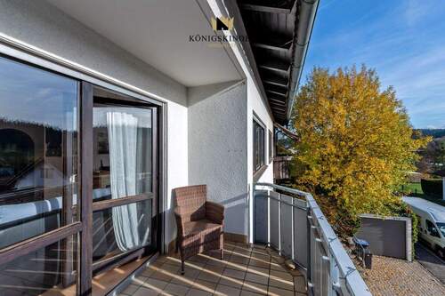 ...mit Zugang zum Balkon - 