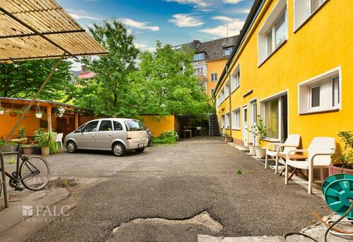 Hinterhof - 
