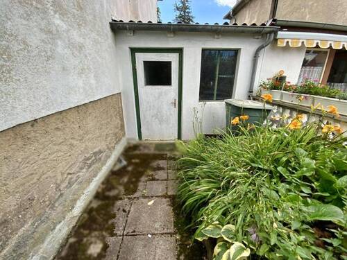 Garage. Garteneingang - 