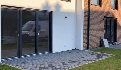 Terrasse mit eigenem Garten - 