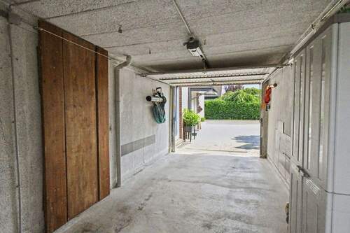 Garage mit elekt. Tor - 