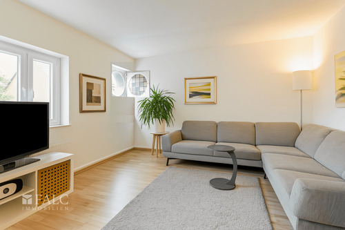 Wohnzimmer - Einfamilienhaus mit 120,00 m² in Köln zum Kaufen