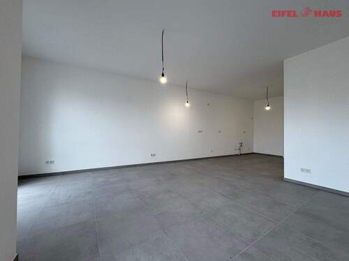 F6538EF6-2169-4494-8654-4104FB891365 - 
