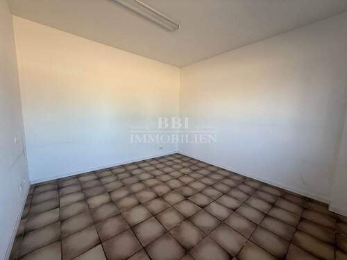 Räume für Büro und Technik - 