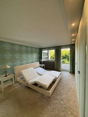 Schlafzimmer EG - 1 Zimmer Mehrfamilienhaus, Wohnhaus in Passau