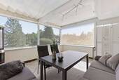 Terrasse bei geschlossenem Lamellendach & Seiten - 