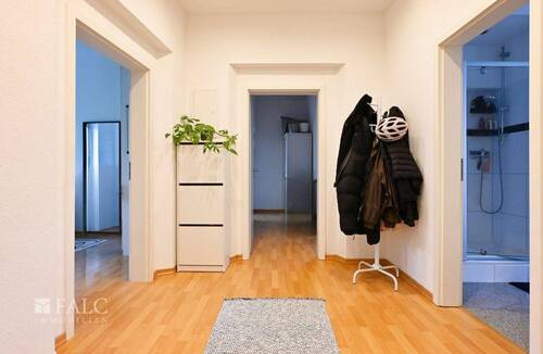 Diele - 3 Zimmer Etagenwohnung zum Kaufen in Köln