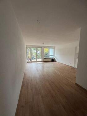 Blick in Wohnraum - Etagenwohnung mit 53,10 m&sup2; in Leipzig zum Kaufen