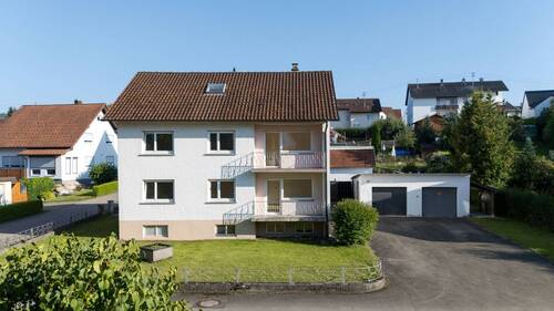 28 Außenbereich mit Garagen - 