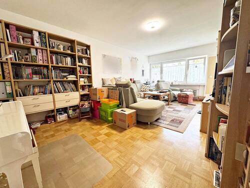 Wohnbereich - 4 Zimmer Etagenwohnung zum Kaufen in Stuttgart