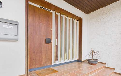 Hauseingangstür - 5 Zimmer Einfamilienhaus in Meckenheim