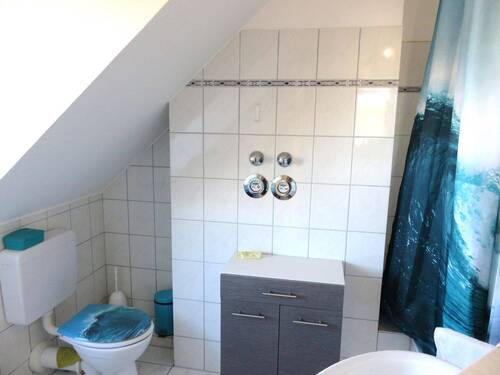 Weiteres Bad mit Dusche - 