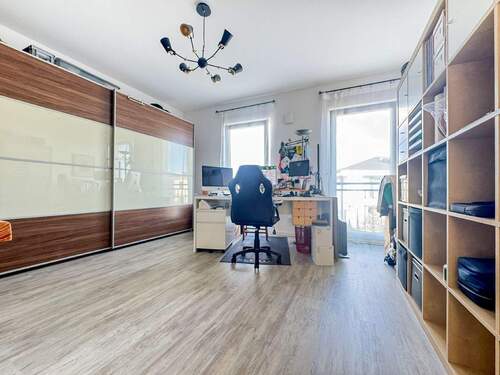 Kinderzimmer/Büro - 