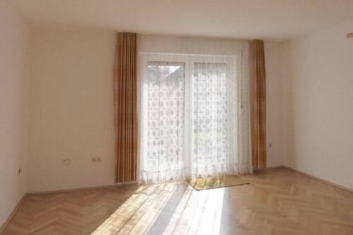 Wohnzimmer im Altbau (EG) - 