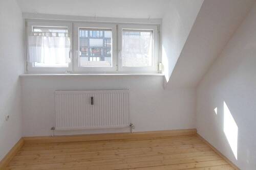 Zimmer im Altbau (OG) - 