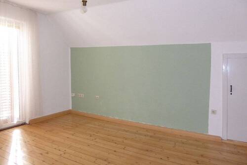 Zimmer im Altbau (OG) - 