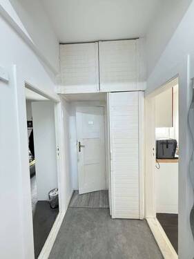 Diele - 2 Zimmer Etagenwohnung zum Kaufen in Berlin