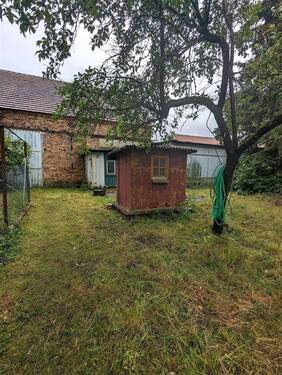 Garten Blick zur Scheune - 