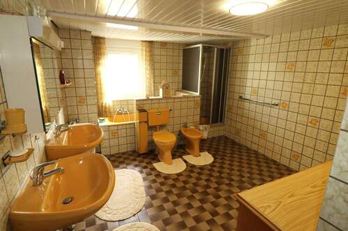 Bad OG 1 - 1 Zimmer Mehrfamilienhaus, Wohnhaus in Winnenden