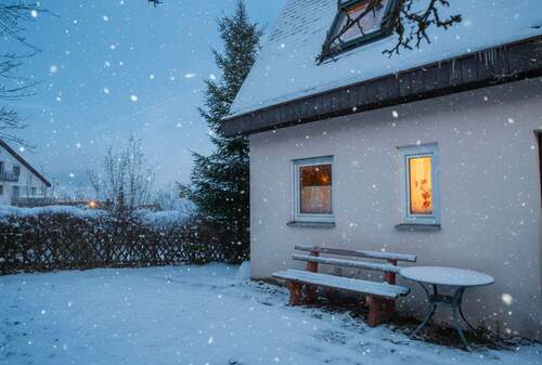 Hausansicht Hinten im Schnee - 3 Zimmer Reihenendhaus zum Kaufen in Schönwald