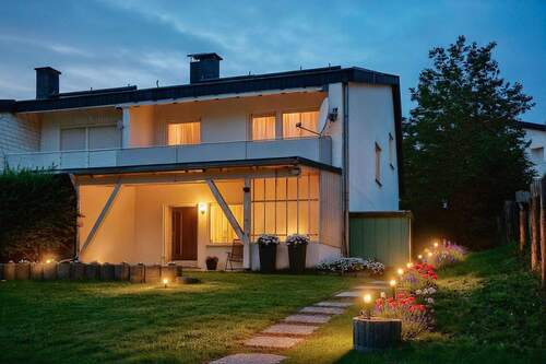 Frontansicht abends - Reihenendhaus mit 110,00 m&sup2; in Schönwald zum Kaufen