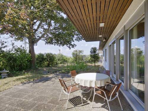 Toller, uneinsehbarer Garten mit weitläufiger Terrasse zur Entspannung im Freien - 5 Zimmer Bungalow zum Kaufen in Schwieberdingen