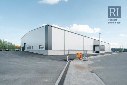 Außenansicht - Neubau: Gewerbehalle mit Bürofläche in Marktsteft