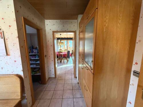 Zugang zur Speisekammer und dem Esszimmer - 