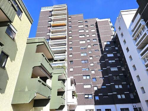 Ansicht Gebäude - 3 Zimmer Etagenwohnung zum Kaufen in Ludwigshafen